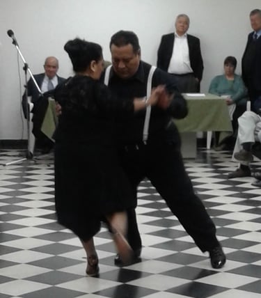 Prof. Benjamín Rojas, "Bailando Tango" en Presentación del Libro: "Historias en La Peluquería".