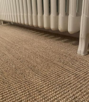 moquette naturelle, jonc de mer, sol en fibres végétales, revêtement écologique, intérieur chaleureu