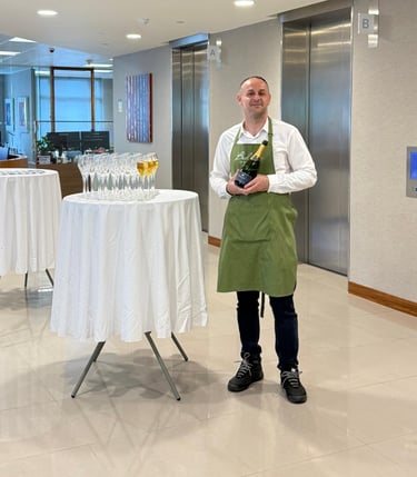 Sommelier; Aproned Mixologist Sommelier; Hire sommelier