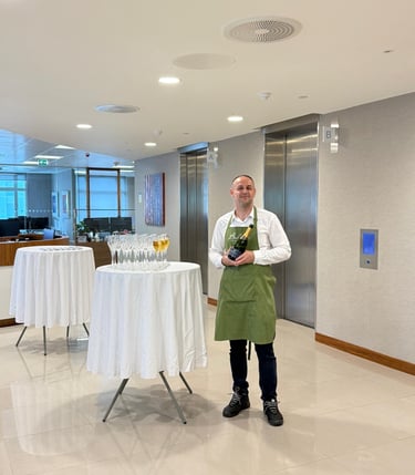 Sommelier; Aproned Mixologist Sommelier; Hire sommelier