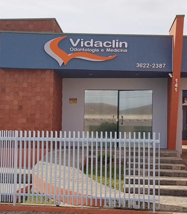Fachada da Vidaclina, clínica odontológica e médica na Lapa PR