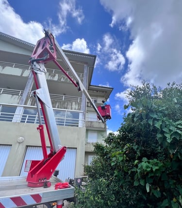 intervention sur nacelle nettoyage de façade
