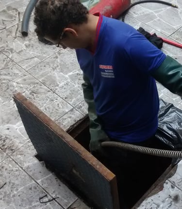 desentupidora de esgoto e caixa de gordura