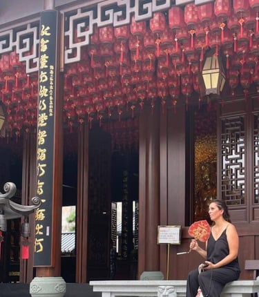  praticienne dans un temple de Shanghai