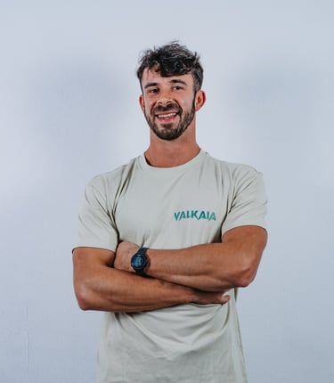 Photo présentant un homme brun, rejoignant l'équipe de la salle de sport, Crossfit et Hyrox de Pau