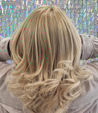 Medium blonde curls