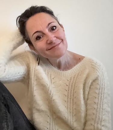 Anne créatrice de l'atelier Dès 2mains, artisane de créations textile et céramique