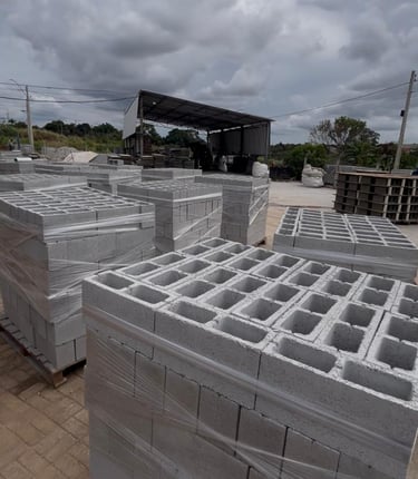 Fabricante de blocos de concreto e artefatos pré-moldados canaletas e pavers comprometida