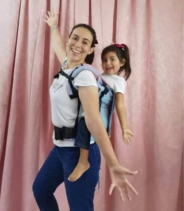 Porteo con mochila ergonómica