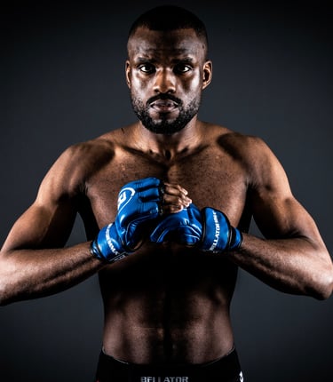 photo de Aboubacar Tounkara avec des gants