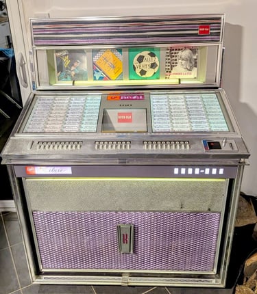 Jukebox RockOla 160GP Deluxe. Restauration de l'ampli avec changement des condensateurs