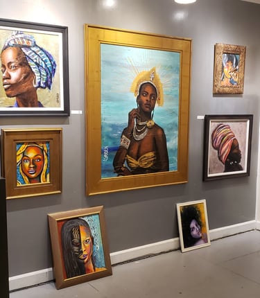 Gallery Wall with a lot of paintings 