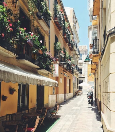 Street restaurant in a narrow lane