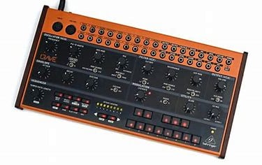 Behringer Crave (Moog Mother 32 clone), Fully analogue semi-modular synthesizer.