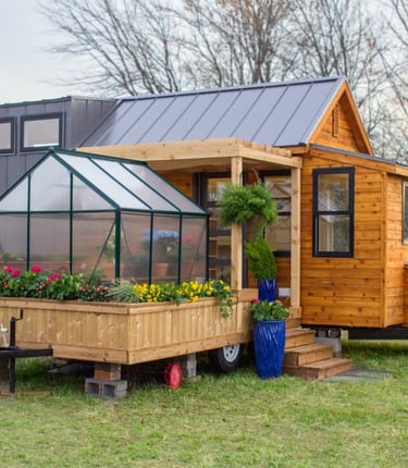 Tiny housse modulé avec une serre de production alimentaire