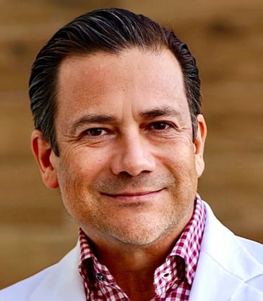 Dr. Marco Navarro