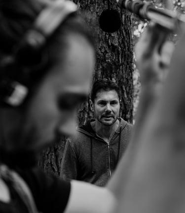 Ingénieur du son prenant une prise son sur un tournage de cinéma