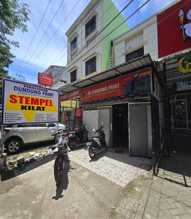 Dundung Print adalah percetakan digita printing di Kota Makassar