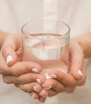 Copo com água pura
