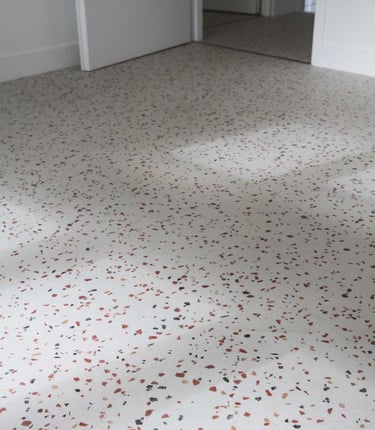 sol linoléum, motif terrazzo, revêtement moderne, couloir, sol facile d’entretien
