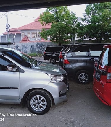 CV Arc Trans Transport adalah penyedia jasa rental mobil terpercaya di Cirebon, menawarkan layanan s
