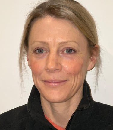 female massage therapist at oak park clinic for sports massage and massage therapy