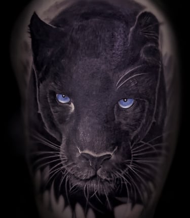 tatuaje pantera realismo blanco negro Barcelona punkotattooartist