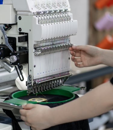 Máquina de bordado industrial