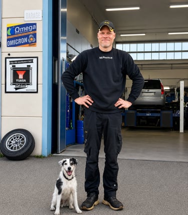 Jon Halvarsson med hund
