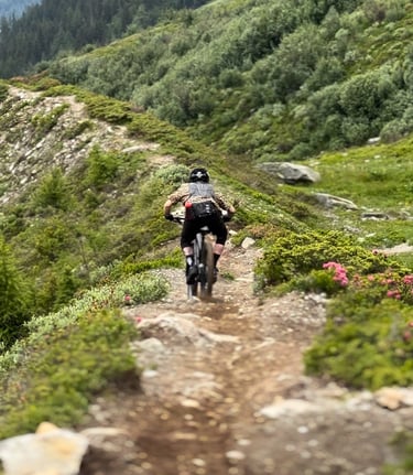 Tour enduro pour adolescents à Verbier en Suisse 