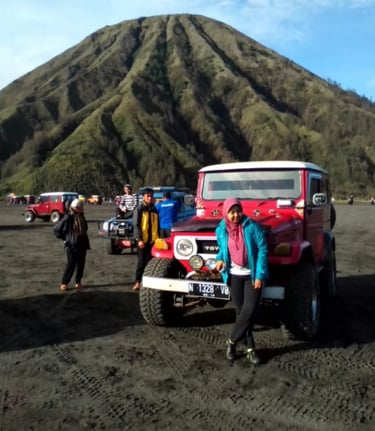 Mobil Jeep Wisata Gunung Bromo