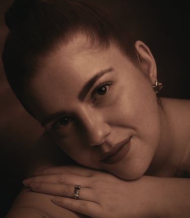 Elegantes Porträt von mir in gold braun ton