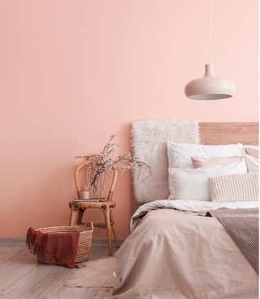 chambre rangée, organisée, épurée, aux couleurs douces