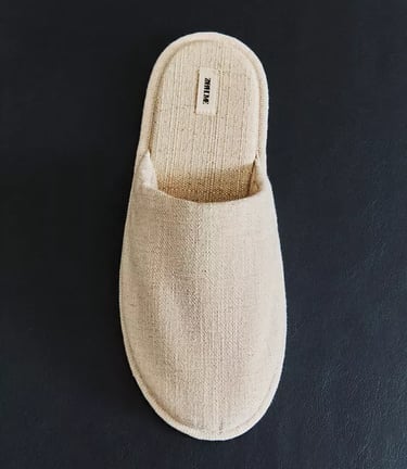 pantoufle simple d'intérieur en coton beige, culture éducation tunisienne