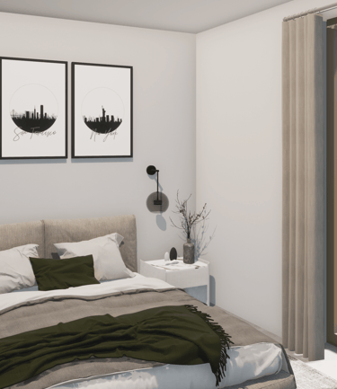 Een slaapkamer met een bed en een groot raam.