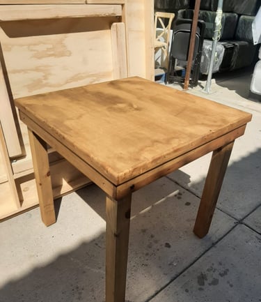 Mesa Cuadrada para Restaurantede Madera Fiestas del Sol Mobiliario www.sillasymesasfiestasdelsol.com