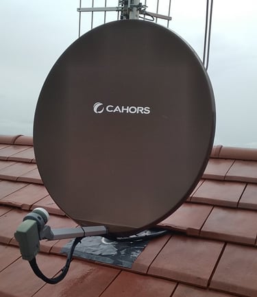 Système d'antenne UHF installé par Phonie-Sat en Haute-Savoie