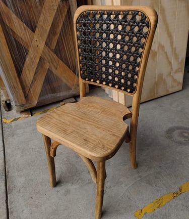 Silla Wicker Back de Madera Fiestas del Sol Mobiliario www.sillasymesasfiestasdelsol.com