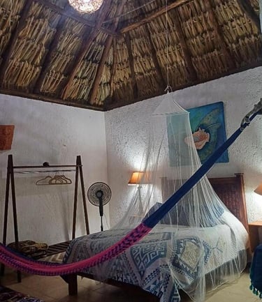 vista interior de bungalow maya en chichen itza