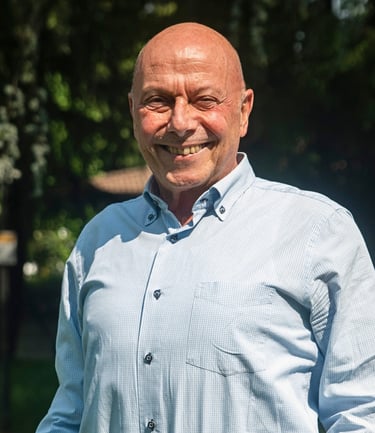 Angelo Poles