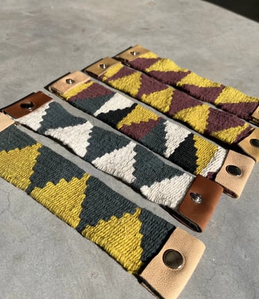 Pulseras tejidas artesanalmente en hilado 100% Algodón