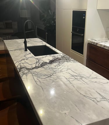 Natural stone sealing to protect marble surfaces from stains