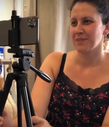 Portrait vidéaste léa olivier en tournage smartphone