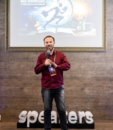 Cleidson Gonçalves em uma palestra sobre execução estratégica