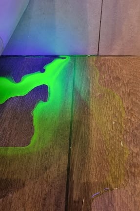 colorant fluorescéine dans l'eau