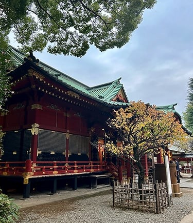 Batiment principal du sanctuaire Nezu-jinja à Tokyo