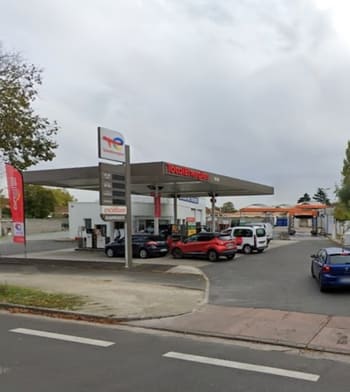 L'entrée de la station Total du Garage des Sablières à Niort