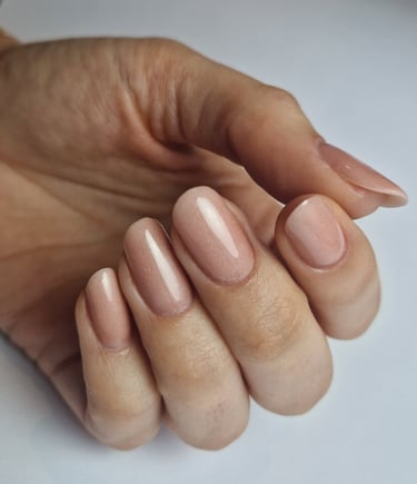 Manucure russe avec gainage