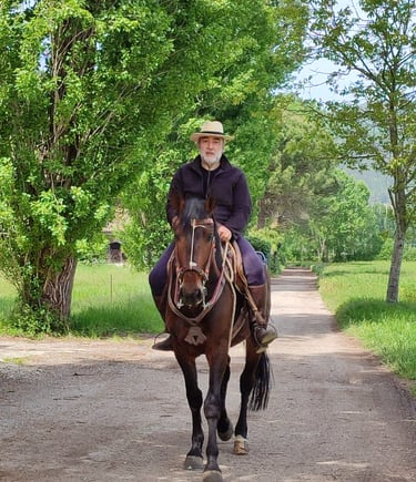 Escursione a cavallo nella natura della Valle Reatina, attività outdoor per chi soggiorna vicino a Rieti