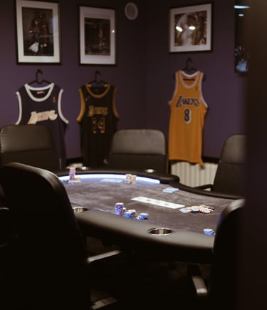 Kazino žaidimų stalas su profesionalia įranga Chill Room Vilniuje